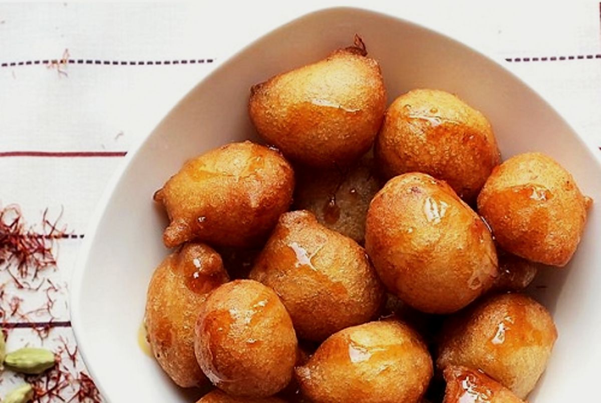 Awameh in syrup