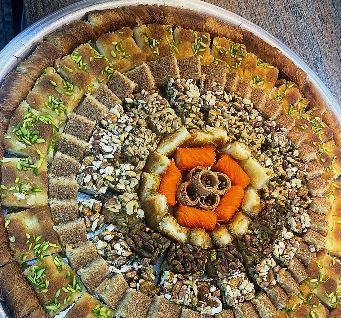 A tower of mixed baklawa
