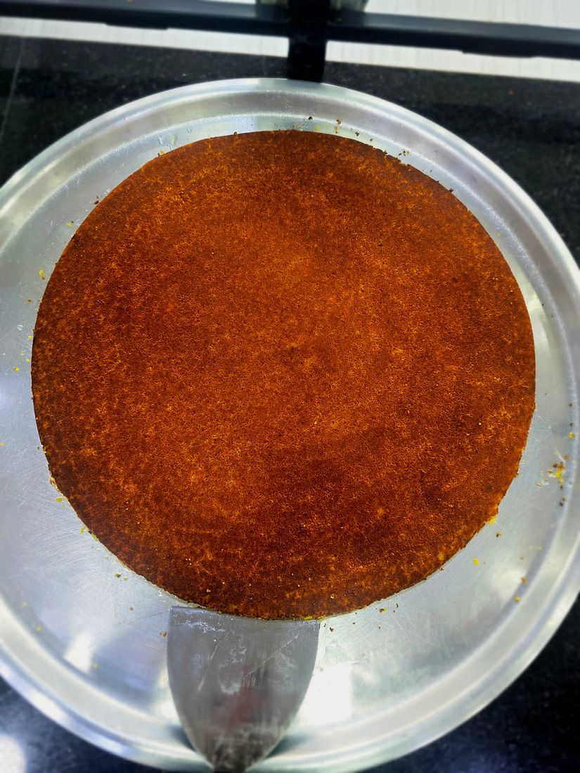 A real na'ameh tray just after the flip
